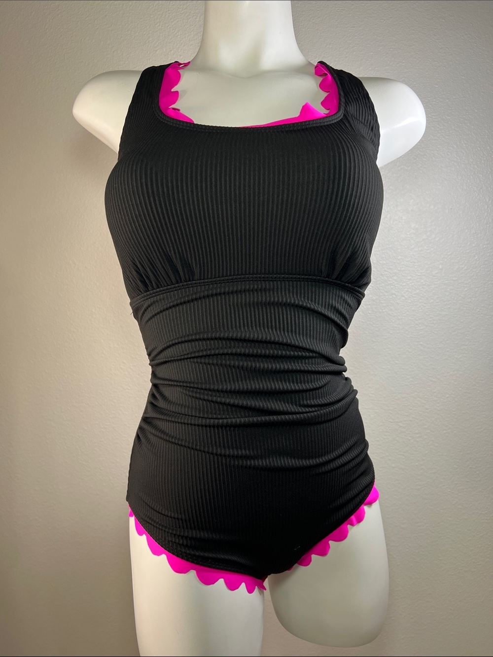 DaiLiWei Black Ribbed One-Piece Swimsuit with Hot Pink Scallop Trim